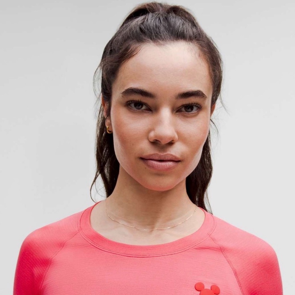 Disney × Lululemon Swiftly Tech Long-Sleeve Shirt 2.0 Lip Gloss size 6 - Picture 4 of 8